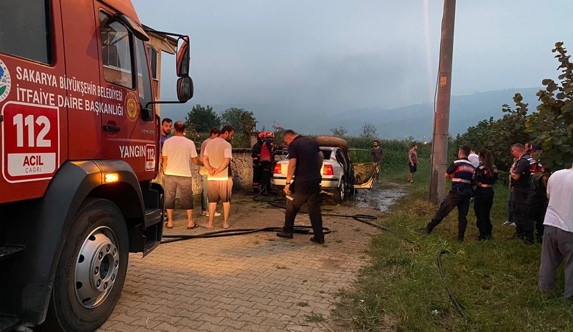 20 yıl çalışıp aldığı otomobil alev alev yandı