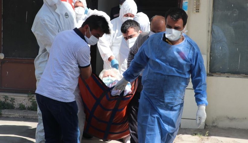 200 kiloluk coronalı hastaya film gibi kurtarma operasyonu