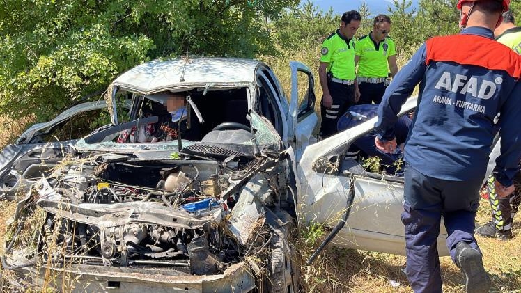 200 metre savruldu, defalarca takla attı: 5 yaralı