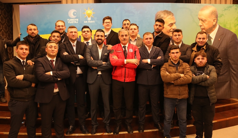 2002'den bu yana sakladığı oy mührünü Yusuf Alemdar ile paylaştı