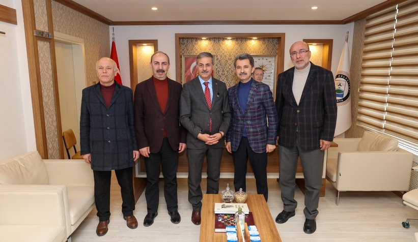 2002'den bu yana sakladığı oy mührünü Yusuf Alemdar ile paylaştı