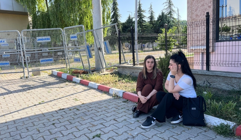 21 yıl hapis cezası alan polis ve bekçinin eşlerinden tepki