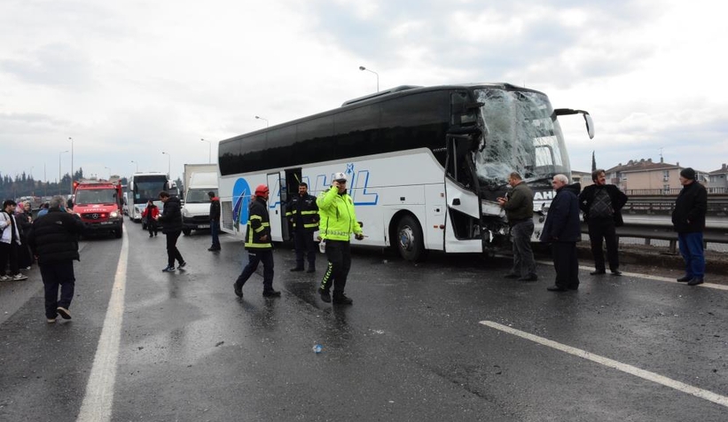 23 araçlı kaza: Otoyol savaş alanına döndü