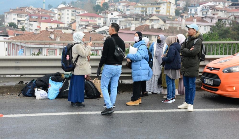 23 araçlı kaza: Otoyol savaş alanına döndü