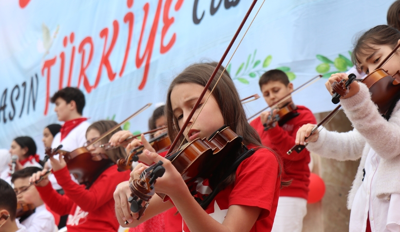 23-nisan-cocuk-bayrami-sakarya-da-coskuyla-kutlandingrkunzgtn