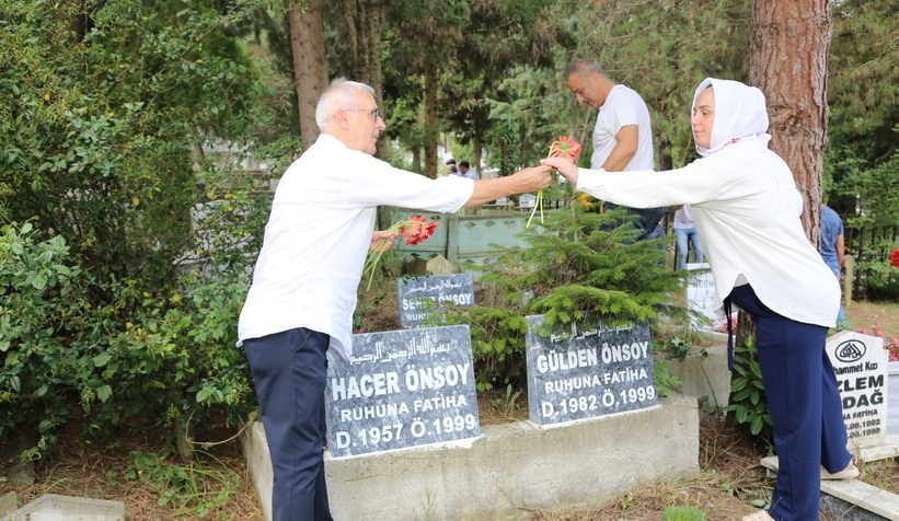 24. yılında deprem şehitleri Serdivan'da anıldı