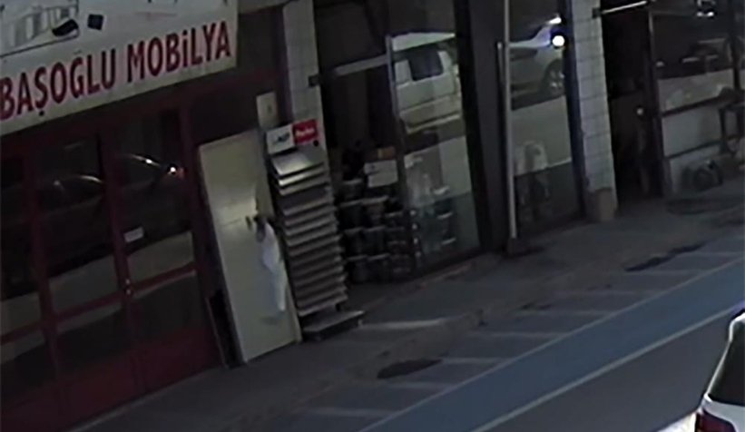 3 yaşındaki çocuk 4’üncü kattan böyle düştü