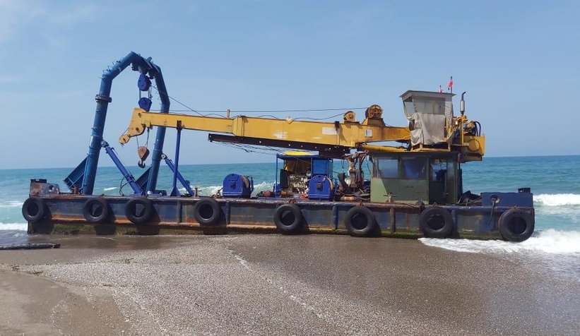 300 ton ağırlığında karaya oturdu!