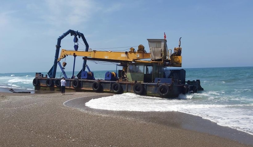 300 ton ağırlığında karaya oturdu!