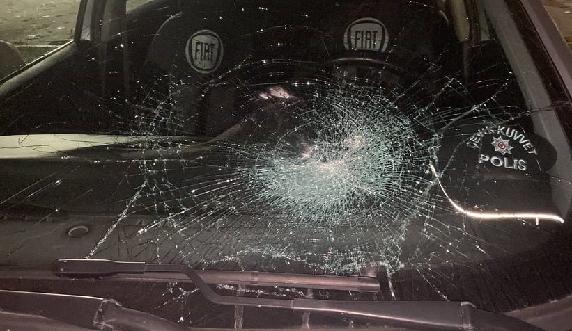 35 aracın camları kırıldı