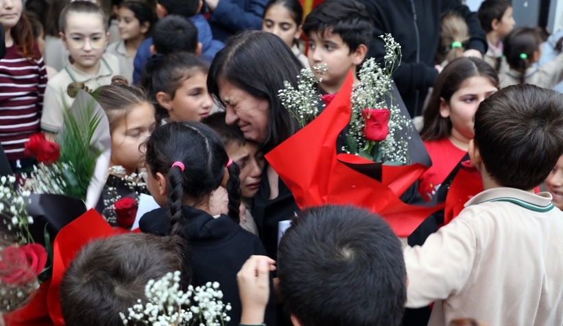 39-yillik-egitimci-gozyaslari-ile-veda-ettirndpzffuk3