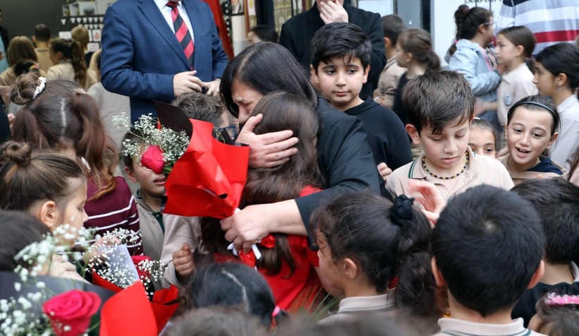 39-yillik-egitimci-gozyaslari-ile-veda-ettirndpzffuk3