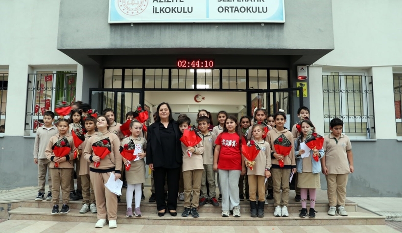 39-yillik-egitimci-gozyaslari-ile-veda-ettirndpzffuk3