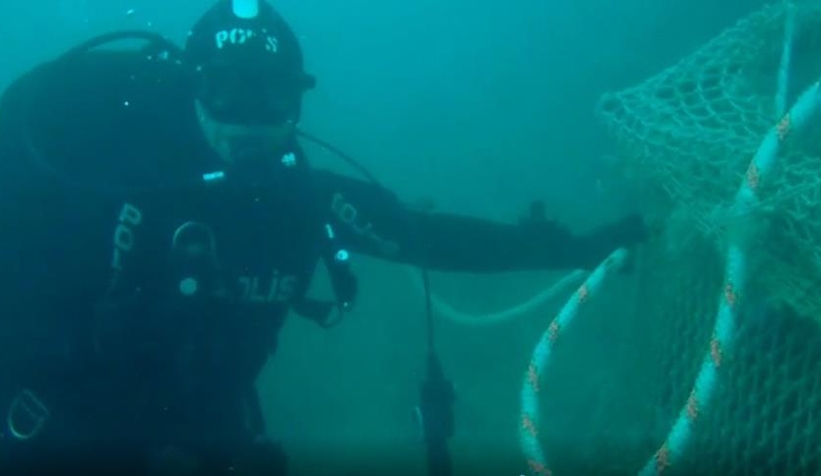 4 buçuk ton kaçak midye ele geçirildi