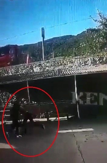 5 aylık husumet durakta silahlı pusuya dönüştü