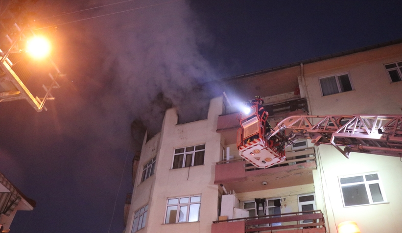 5 katlı binada korkutan yangın
