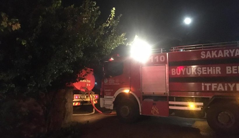 50 binlik kümes alev alev yandı