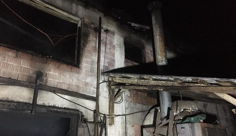 50 binlik kümes alev alev yandı