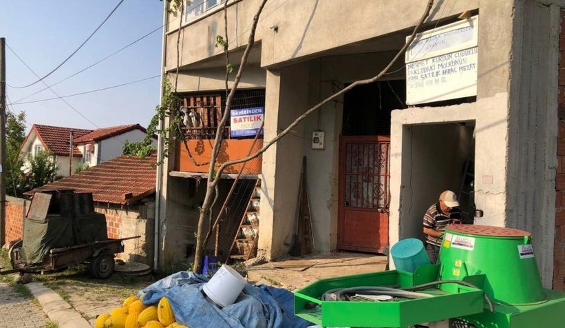 50 senedir yaşadığı evi satılığa çıkardı