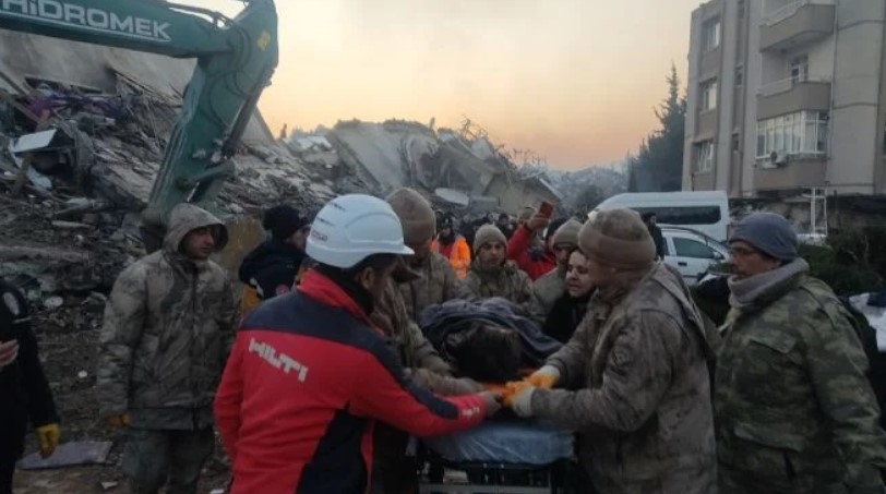 51 saat sonra mucize; 5 yaşındaki çocuk sağ çıkarıldı