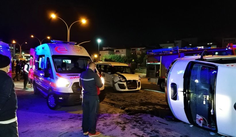 54 plakalı minibüs kaza yaptı: 6 yaralı