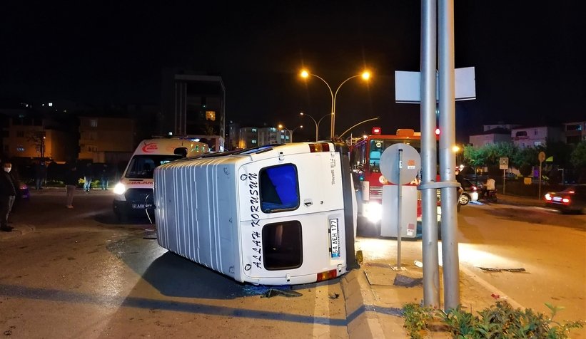 54 plakalı minibüs kaza yaptı: 6 yaralı