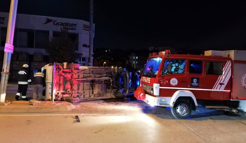 54 plakalı minibüs kaza yaptı: 6 yaralı