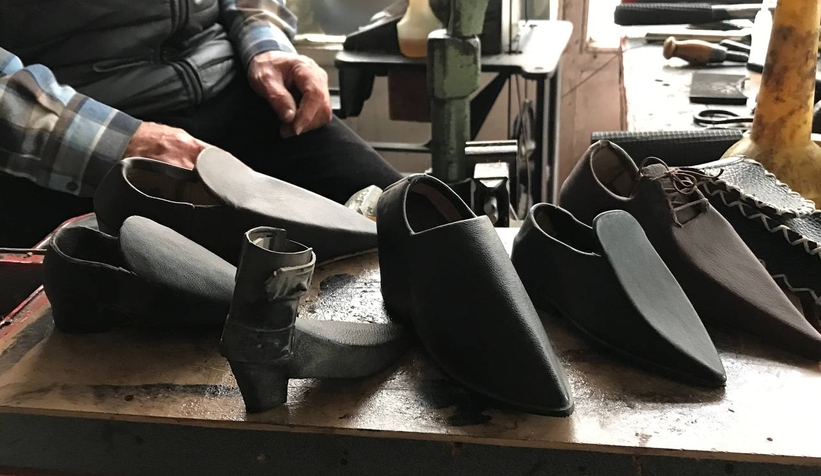 59 yıllık deri ustası teknolojiye inat mesleğini yaşatıyor