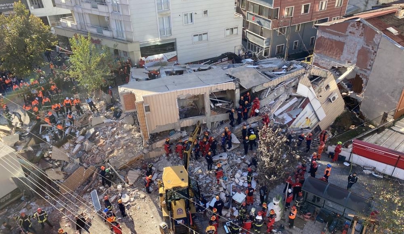 6-katli-bina-coktu-sakarya-dan-ekip-sevk-edildis0vjsgvmmz