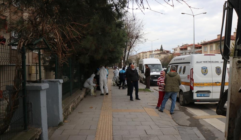 62 yaşındaki kadın çöp evde ölü bulundu