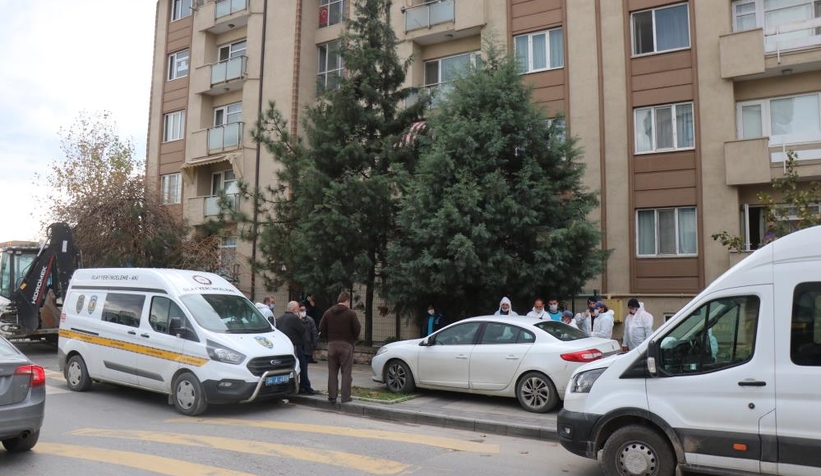 62 yaşındaki kadın çöp evde ölü bulundu