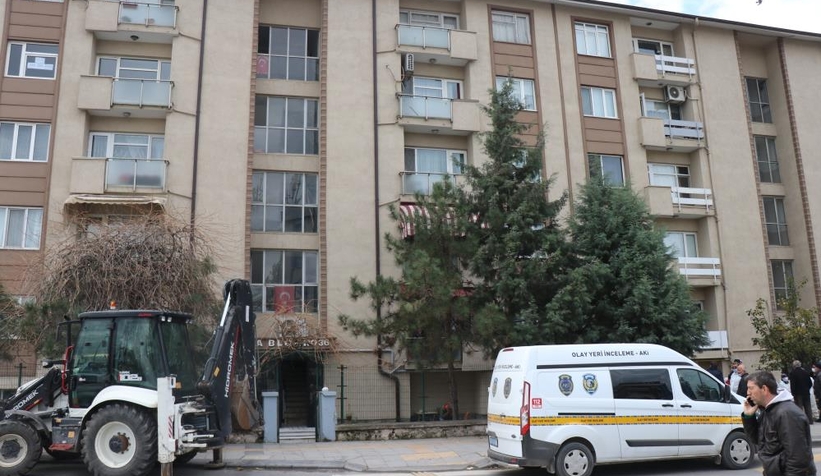 62 yaşındaki kadın çöp evde ölü bulundu