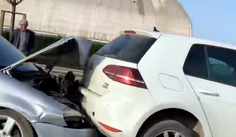 7 araçlı zincirleme kaza: 5 yaralı