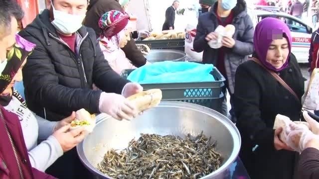 7 bin 500 kişiye hamsi dağıtıldı