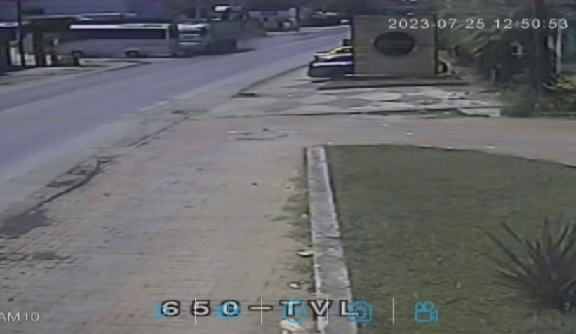 7 kişinin yaralandığı kaza kamerada