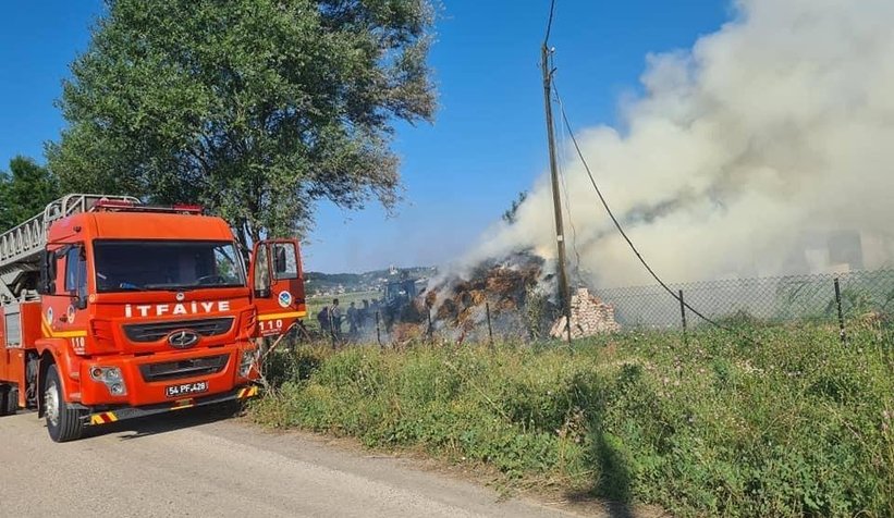 700 saman balyası kül oldu