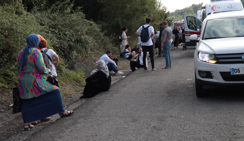 74-yolcusu-olan-cift-katli-otobus-alev-alev-yandiullxvxdpbu