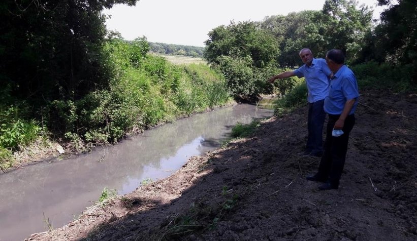 8 mahalleden geçen deredeki kirlilik alarm veriyor