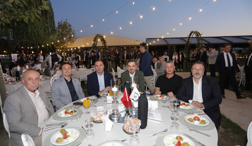 8-psb-anatolia-fuari-nda-katilimcilar-yemekte-bulustuwkn4zwjeyk