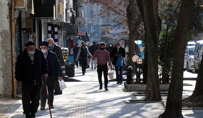 80 saatlik yasak öncesi güzel havanın tadını çıkardılar