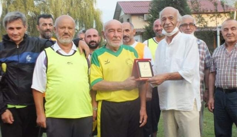 80 yaşında yeşil sahalara veda etti