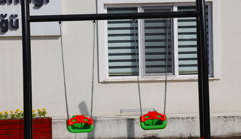 81 mahalleye oyun grupları teslim edildi