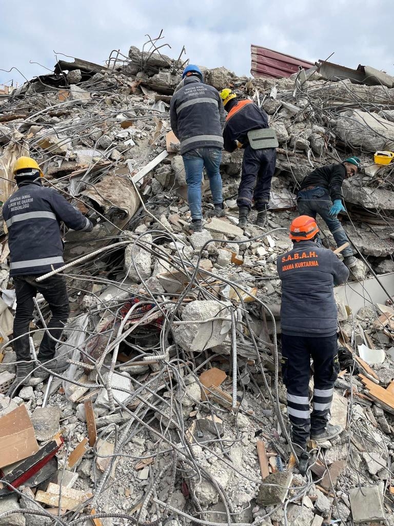 9 kişiyi kurtaran S.A.B.A.H ekibi Sakarya'ya döndü