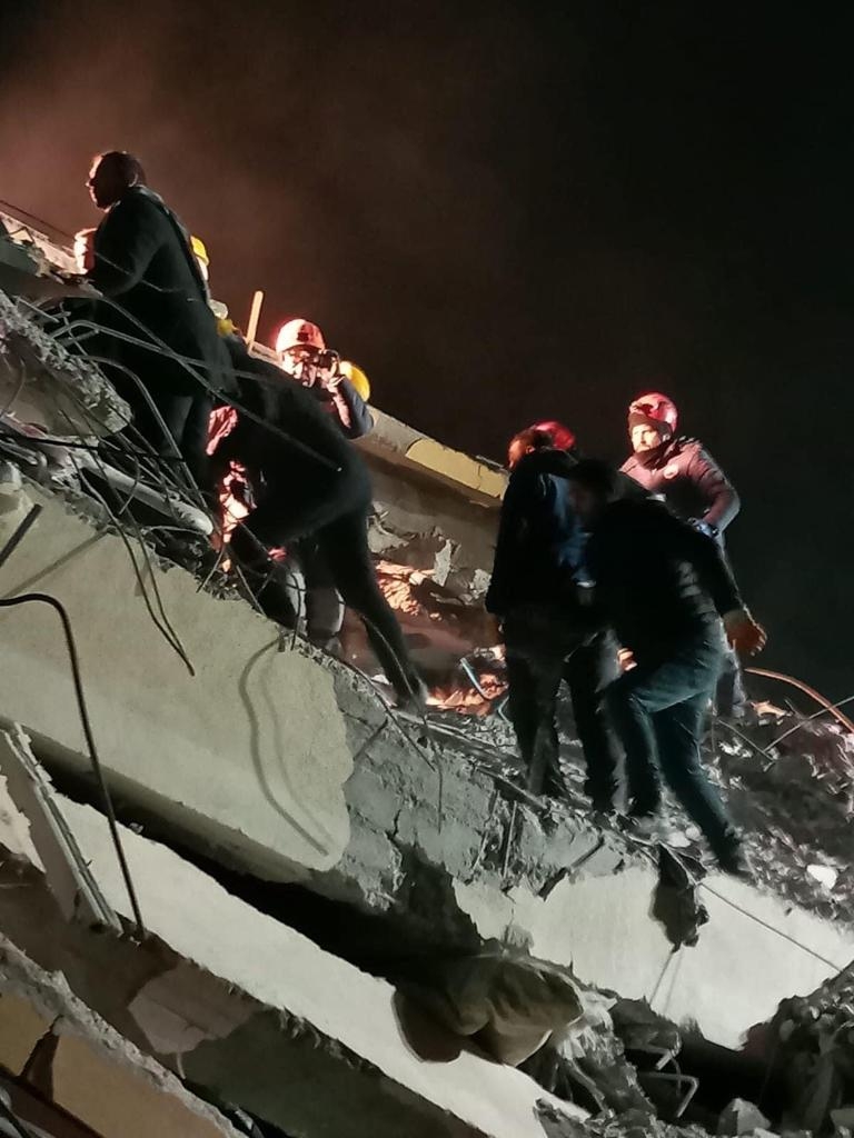 9 kişiyi kurtaran S.A.B.A.H ekibi Sakarya'ya döndü