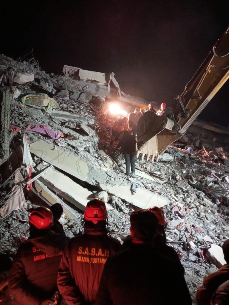 9 kişiyi kurtaran S.A.B.A.H ekibi Sakarya'ya döndü