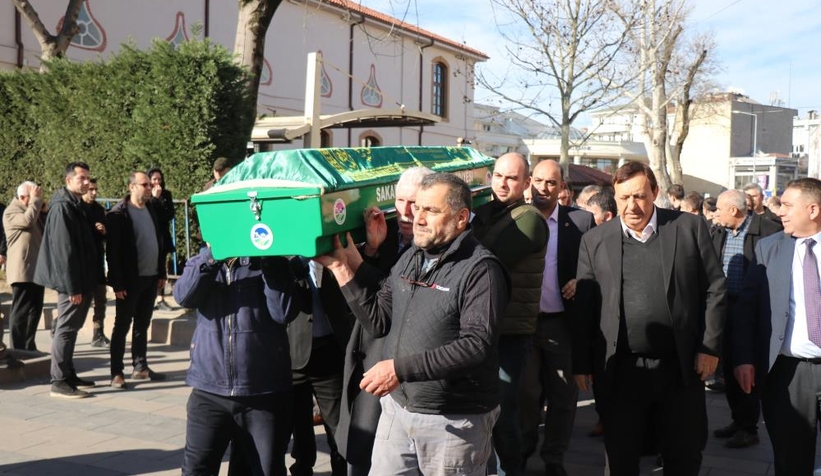 93 yaşında hayatını kaybeden eski milletvekili toparağa verildi