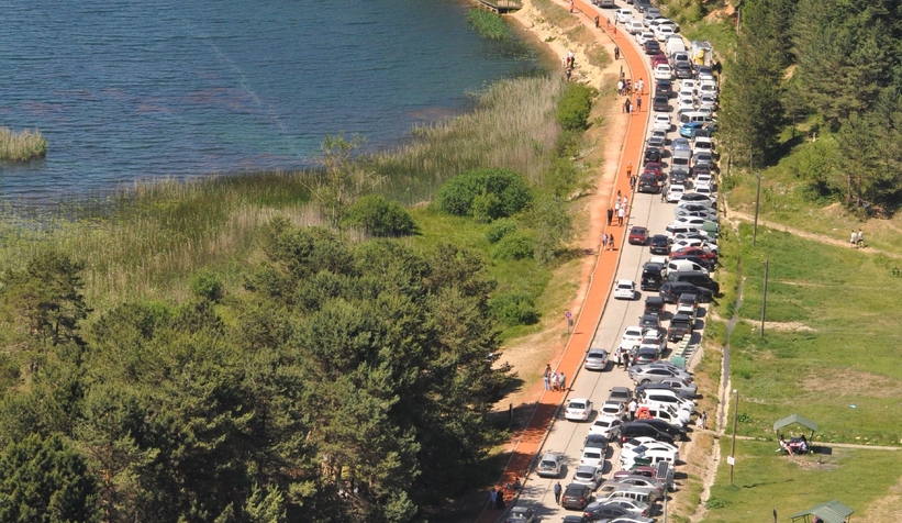 Abant Gölü Milli Parkı'nda bayram yoğunluğu