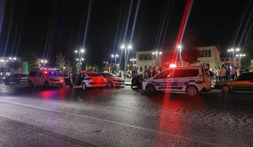 Abart egzozlu motosikletli ehliyetsiz çıktı