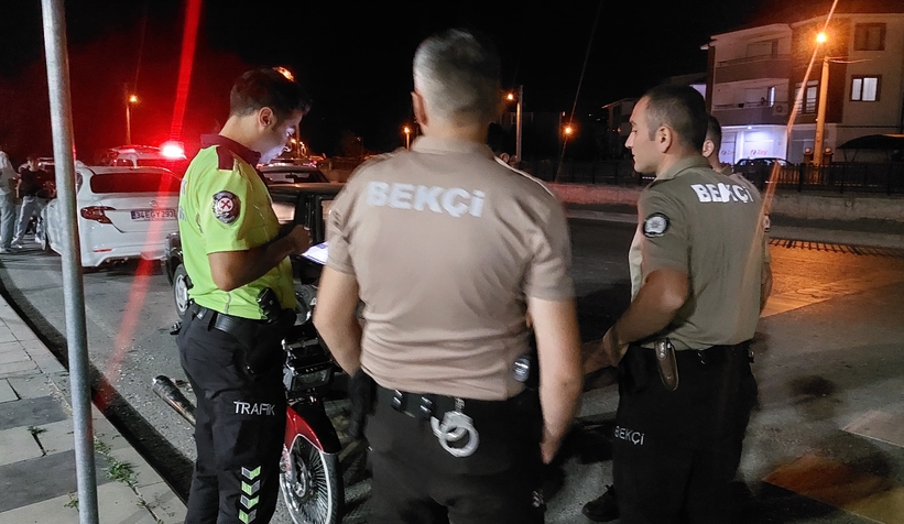 Abart egzozlu motosikletli ehliyetsiz çıktı