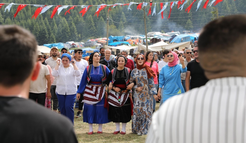 acelle-yayla-senlikleri-bayram-havasinda-geciyorz0x4wxozzu